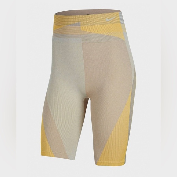 NWT Nike Icon Clash Seamless 8" Training Bike Shorts CJ5091-110 Size Small - Picture 1 of 5